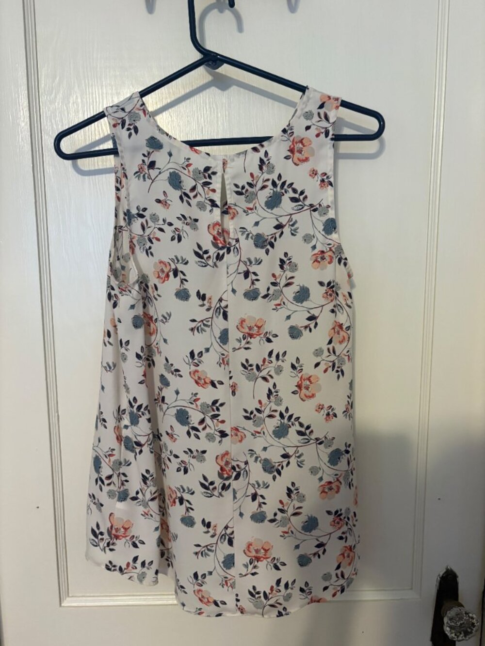 Blouse - Picture 2 of 3